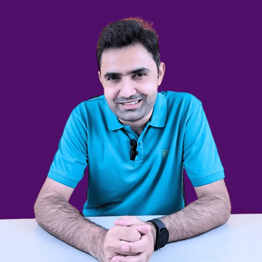 Ramiz, the creator behind Gadget Hunting with RR, presenting a gadget on camera.
